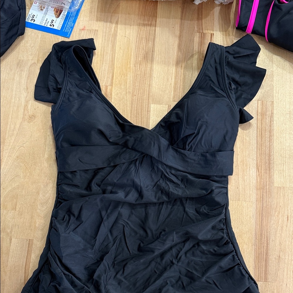 Elegant Black Ruffled Bikini